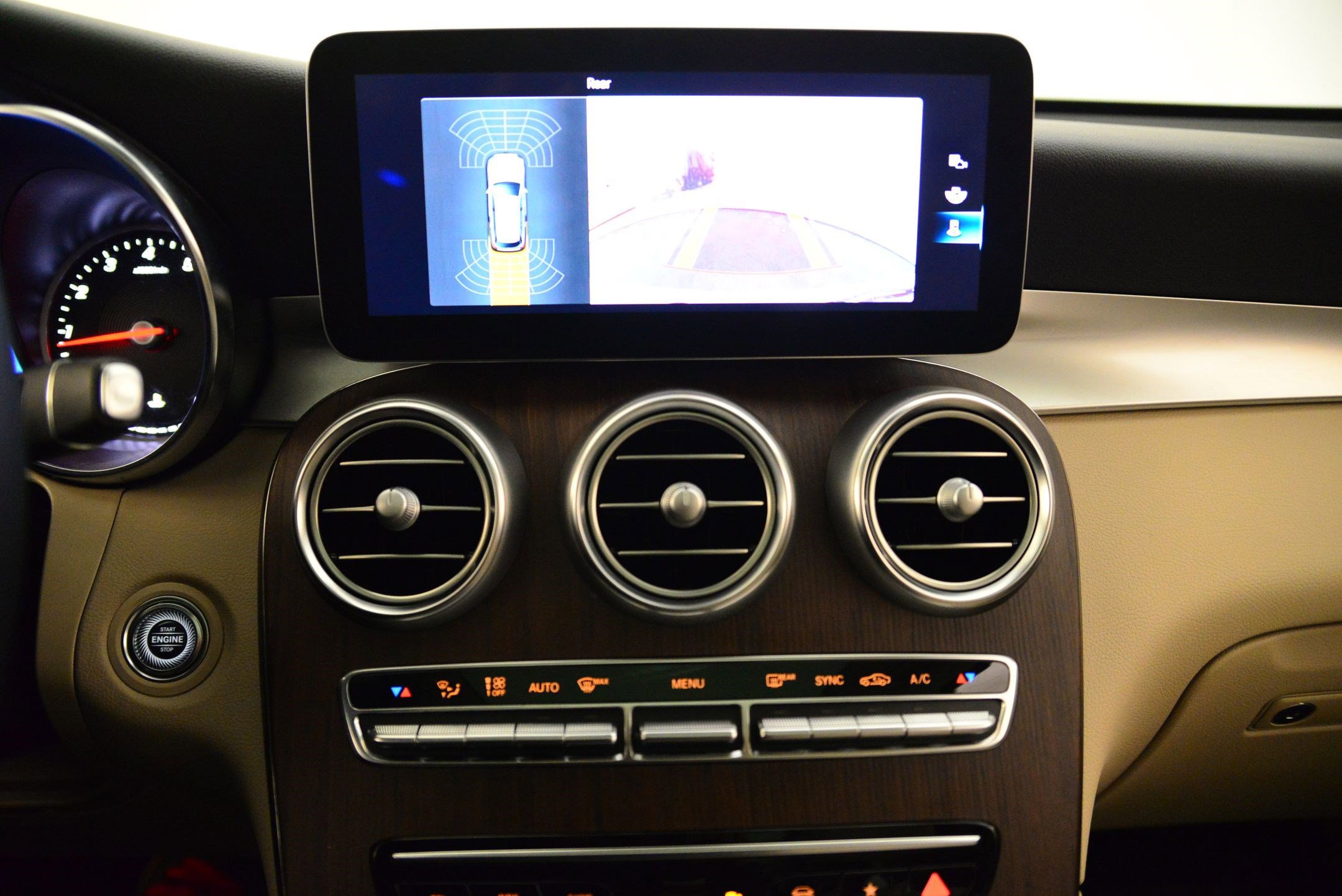 Used 2022 Mercedes-Benz GLC 300 4MATIC image 29