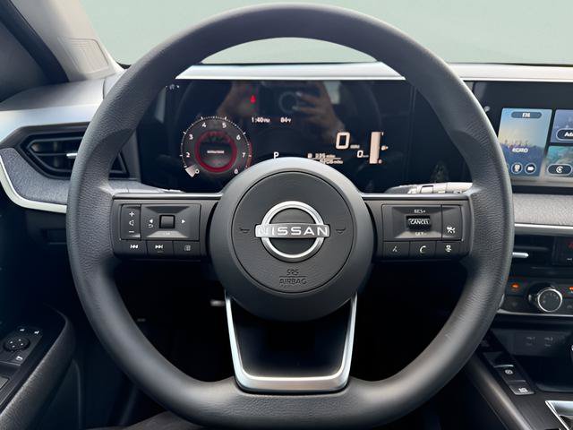 Certified 2025 Nissan Kicks SV w/ Charging Package FWD image 14