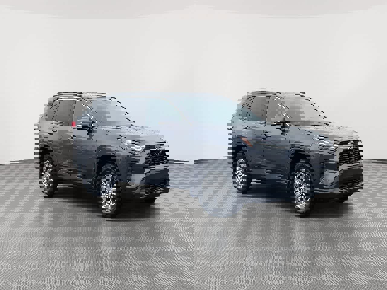 Used 2023 Toyota RAV4 XLE image 2