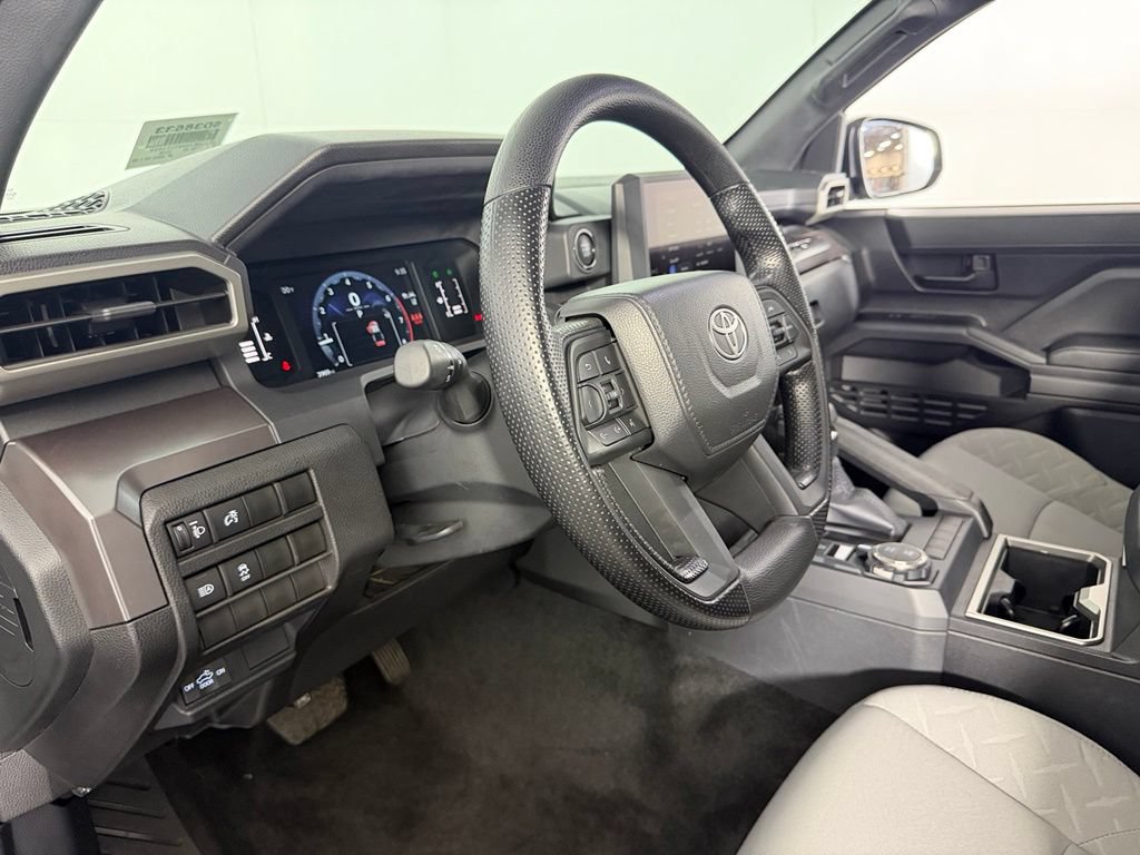 Used 2025 Toyota Tacoma SR5 AWD/4WD image 20