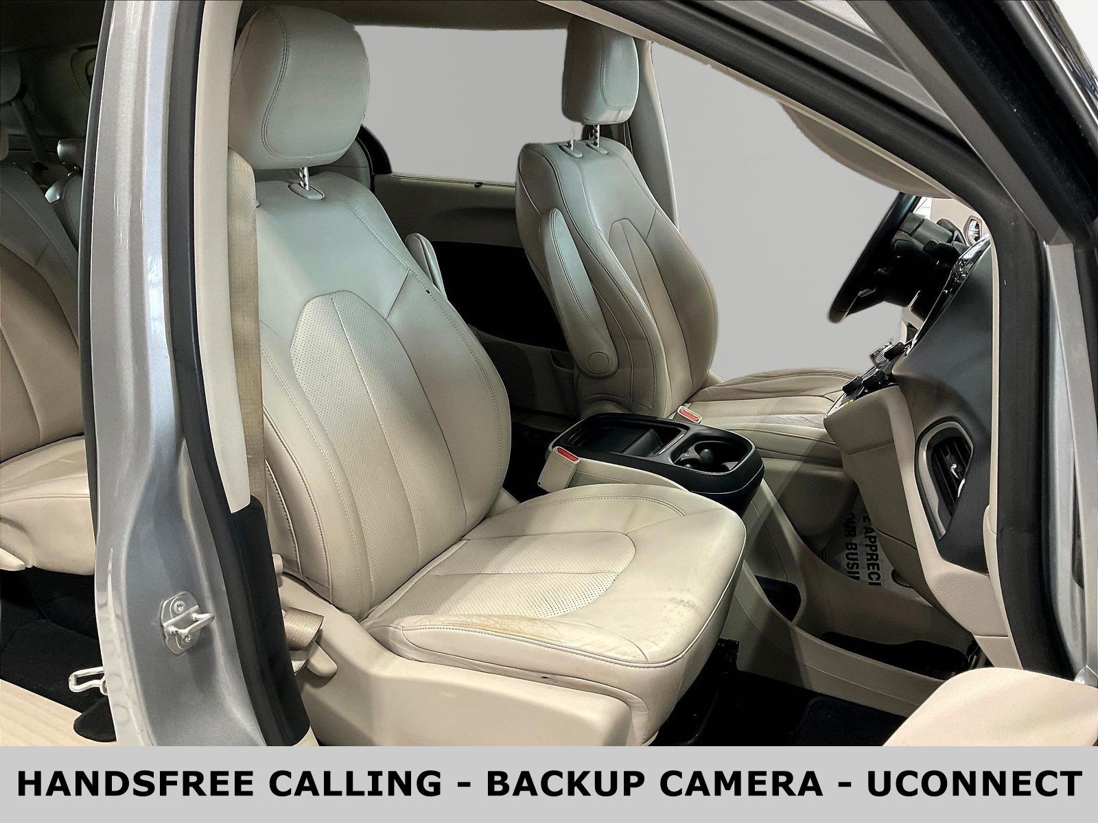 Used 2018 Chrysler Pacifica Touring-L FWD image 30