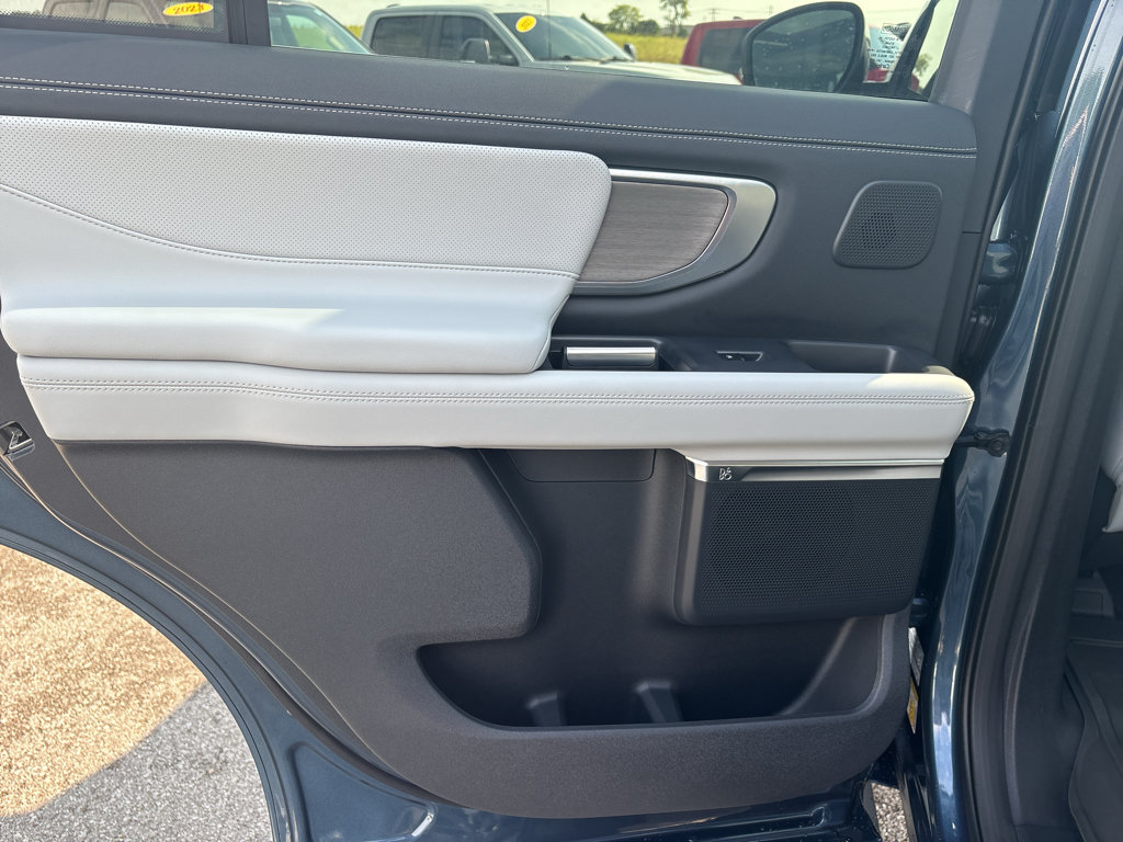 New 2027 Ford Expedition Platinum w/ Platinum Ultimate Package AWD/4WD image 35