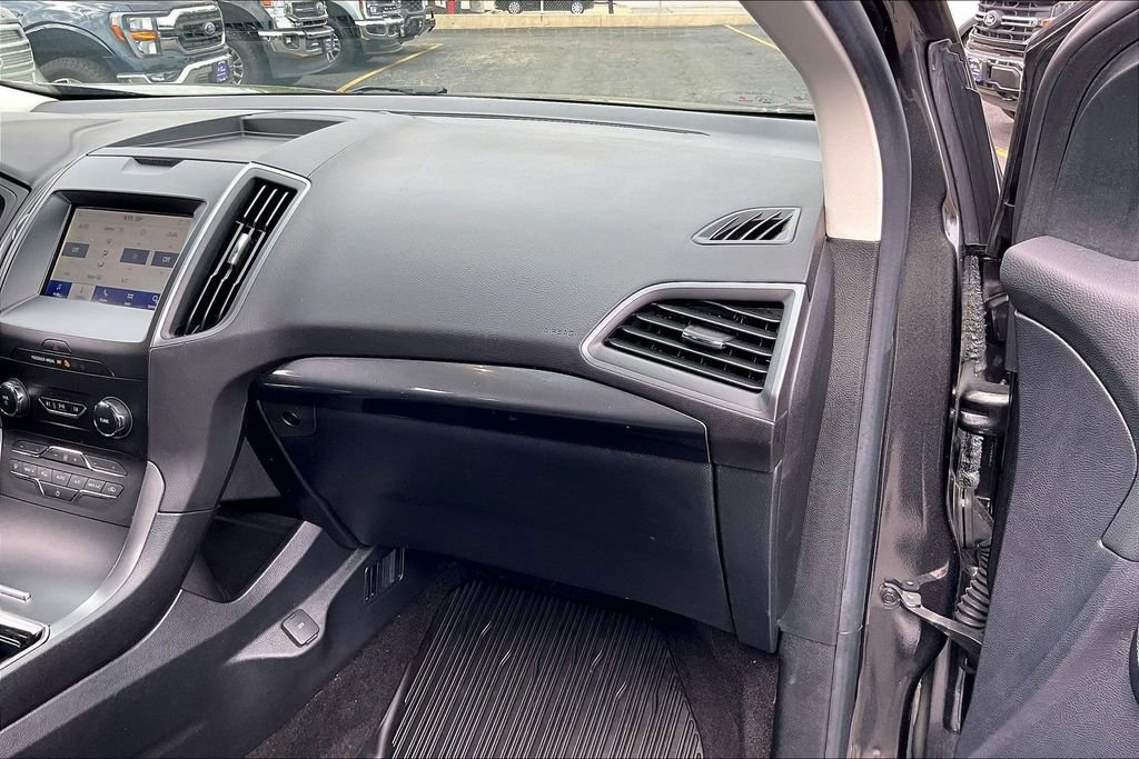 Used 2020 Ford Edge SE FWD image 15