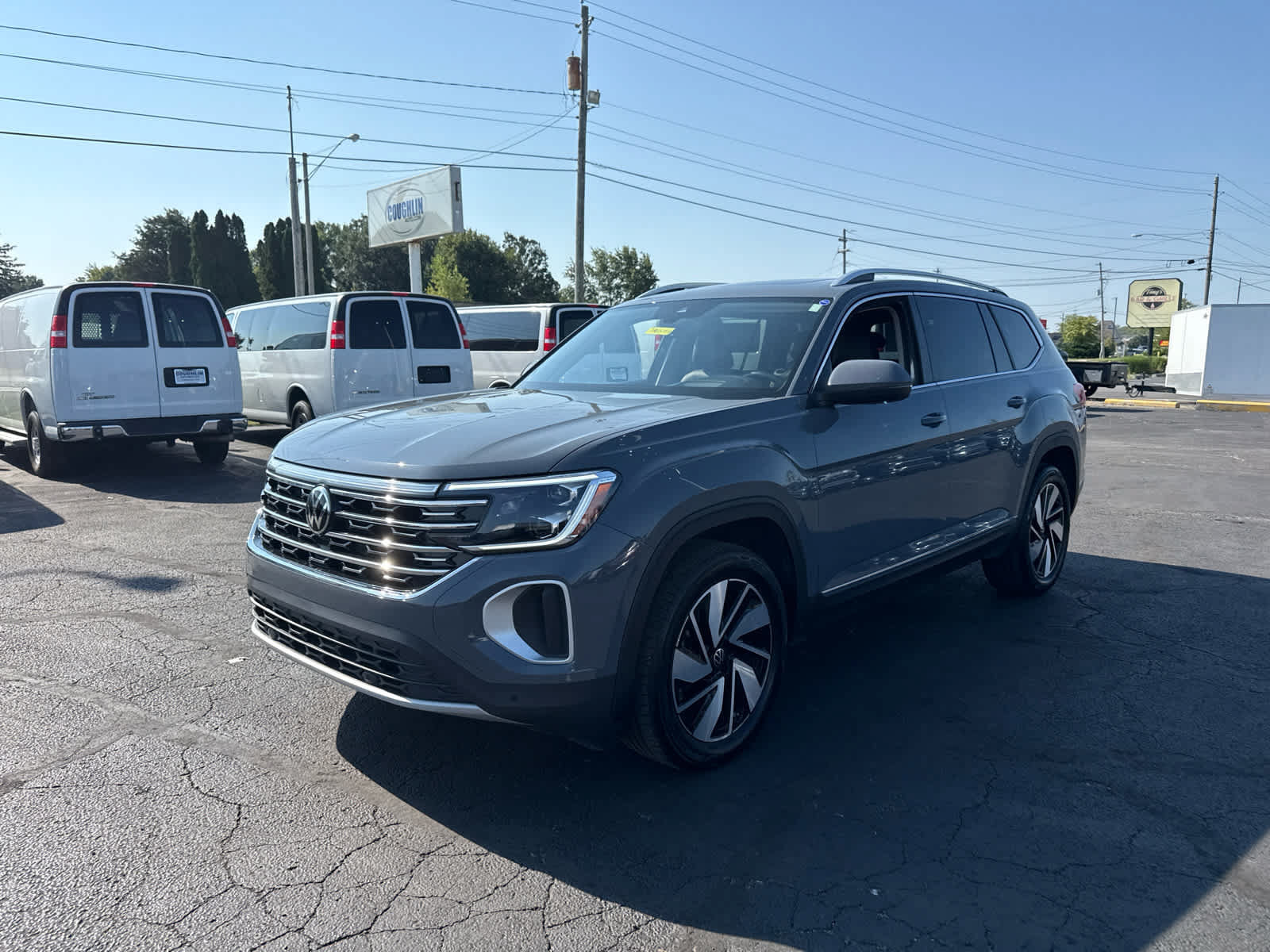 Used 2026 Volkswagen Atlas SEL AWD/4WD image 1