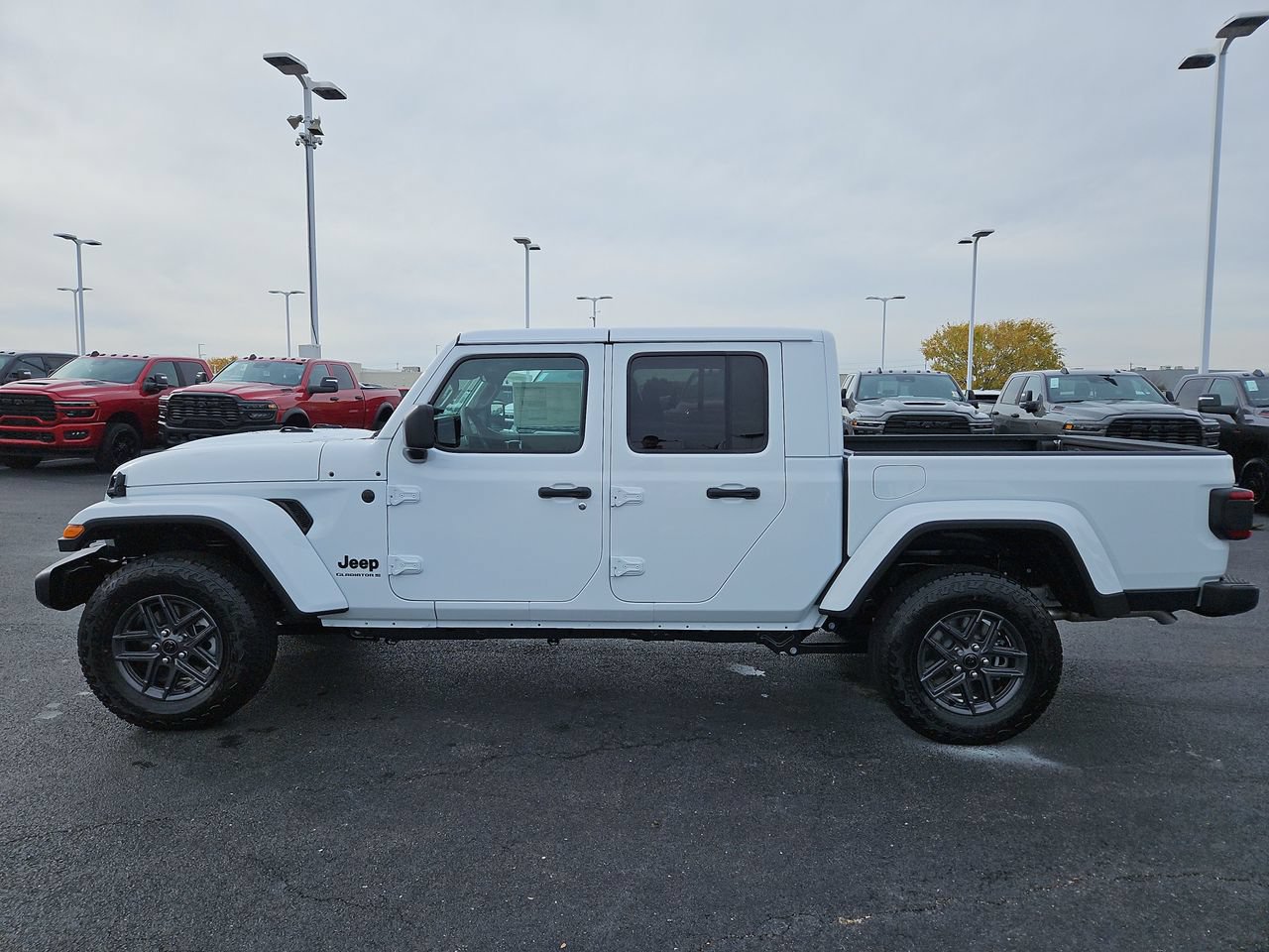 New 2026 Jeep Gladiator Sport AWD/4WD image 4
