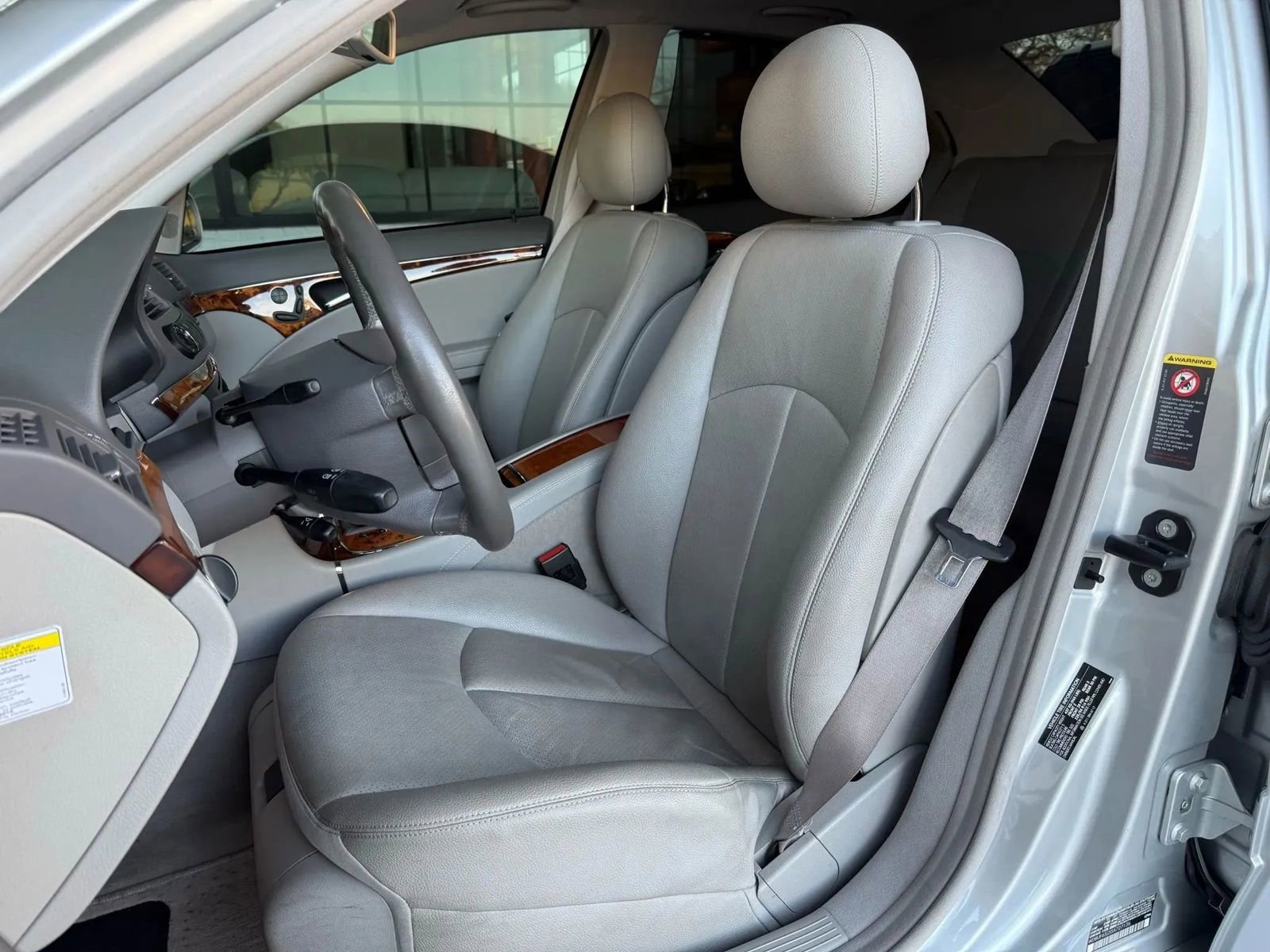 Used 2005 Mercedes-Benz E 320 Sedan image 22