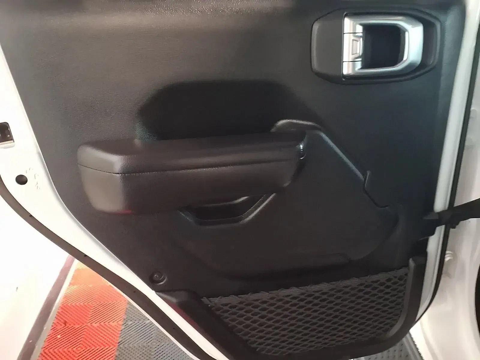 Used 2018 Jeep Wrangler Unlimited Sport S AWD/4WD image 15