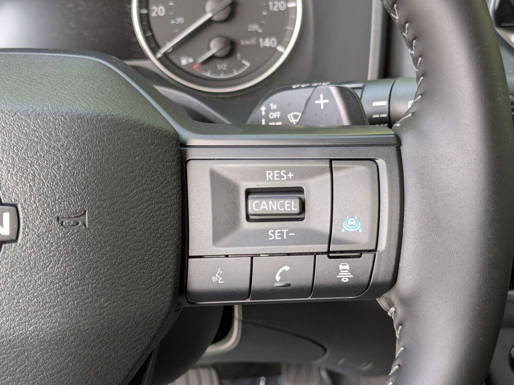 Used 2025 Nissan Rogue SV image 17