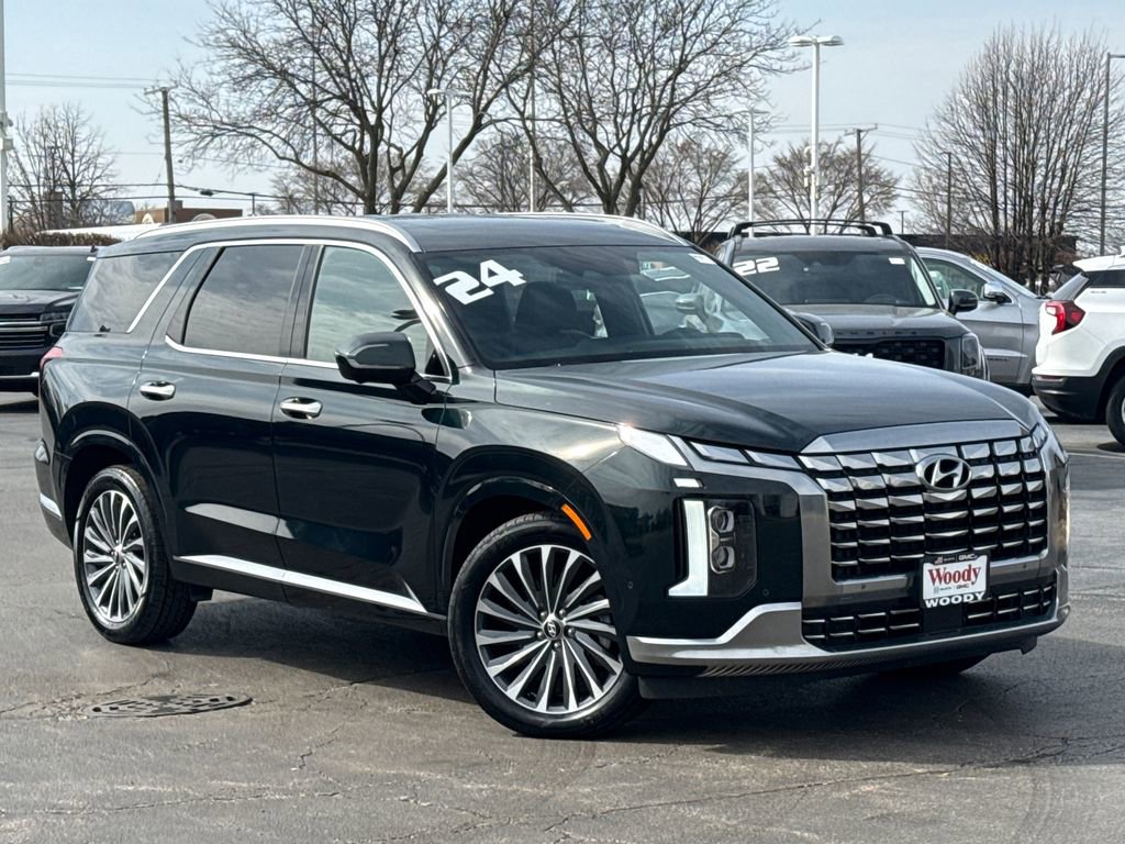 Used 2024 Hyundai Palisade Calligraphy image 2
