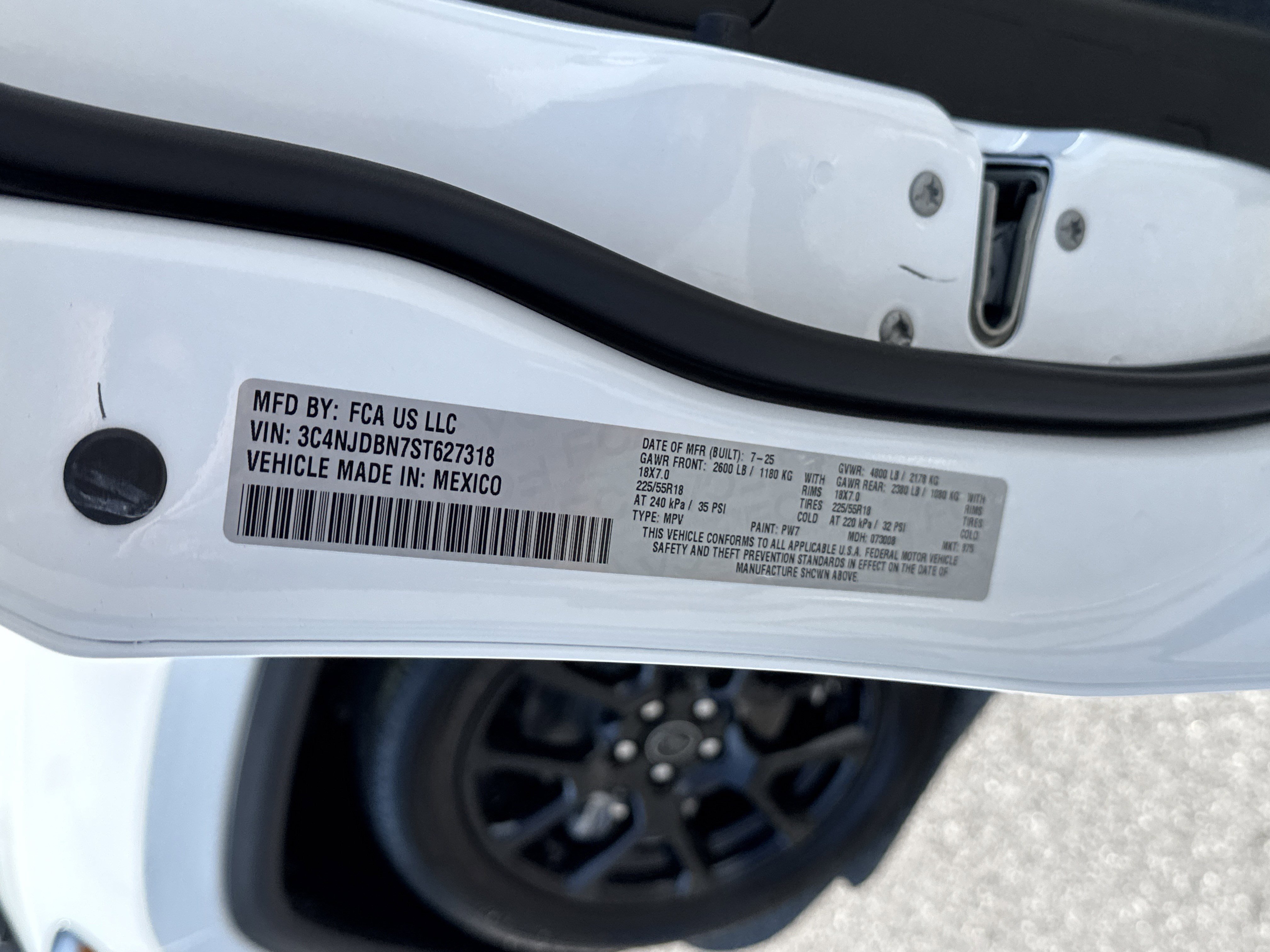 New 2025 Jeep Compass Latitude w/ Sun & Sound Group image 39