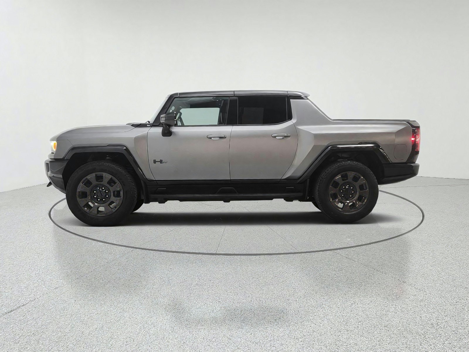 Used 2026 GMC Hummer EV 4x4 Crew Cab w/ Carbon Fiber Edition Package image 8