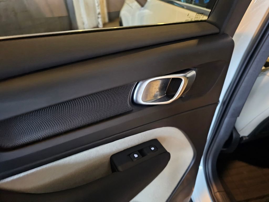 Certified 2023 Volvo XC40 B5 Plus w/ Driver Assist Package image 15