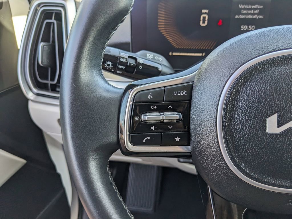 Certified 2024 Kia Sorento EX w/ Panoramic Sunroof Package image 31