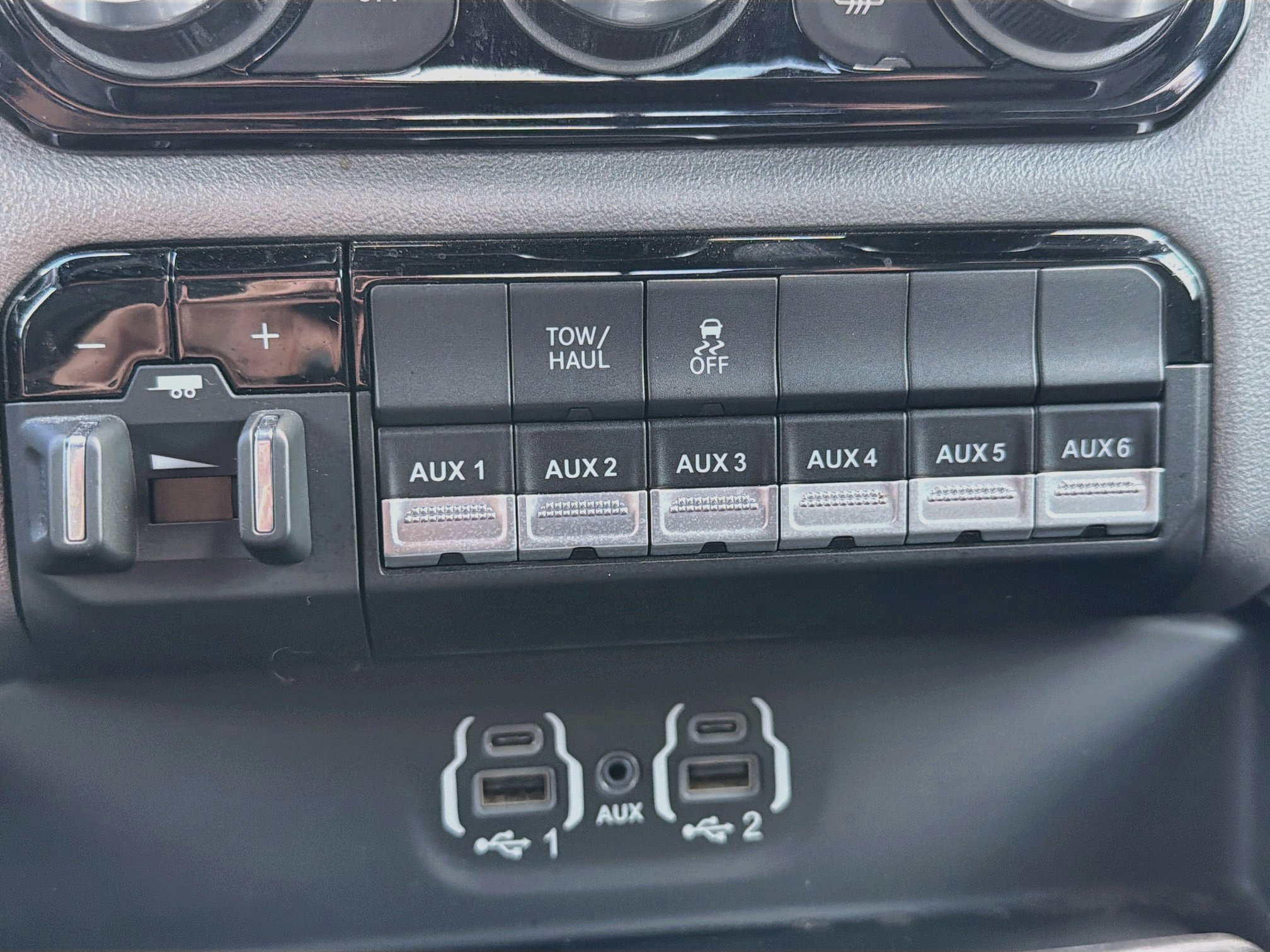 Used 2021 RAM 1500 4x4 Crew Cab image 27