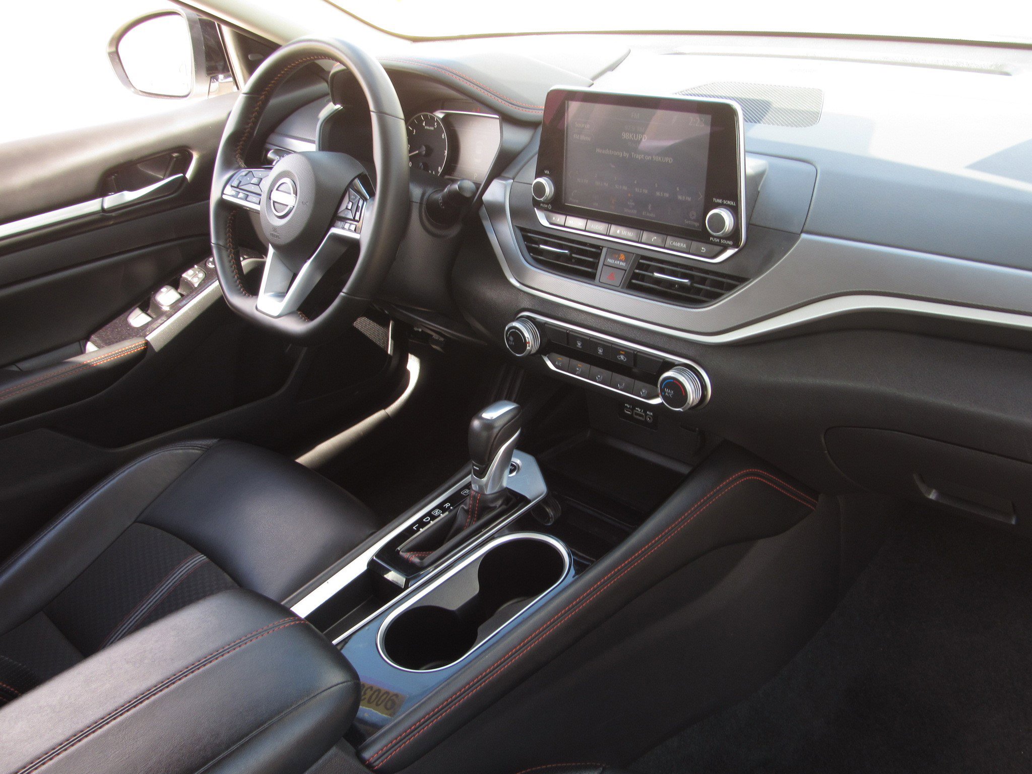 Used 2025 Nissan Altima 2.5 SR image 9