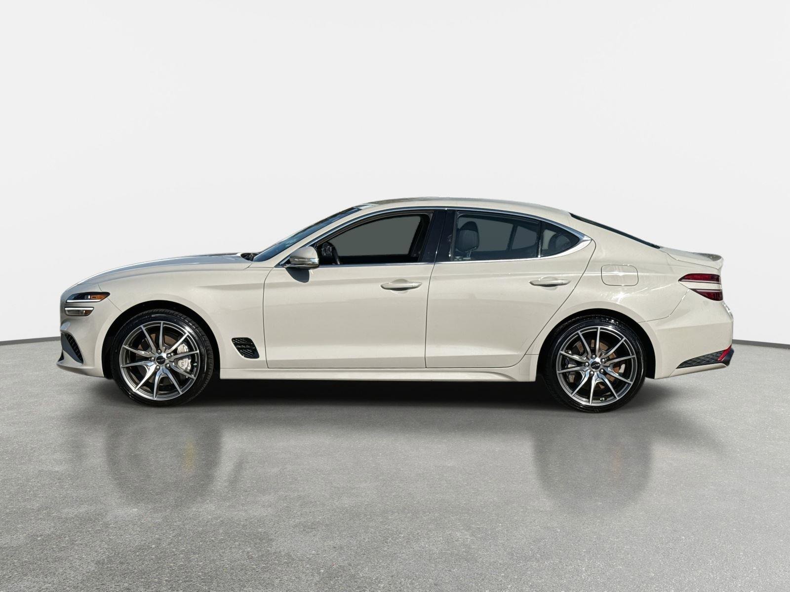 Used 2025 Genesis G70 2.5T image 8