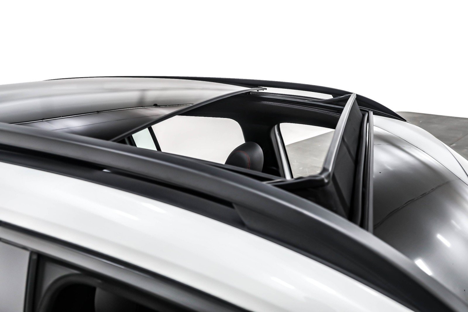 Used 2022 Mercedes-Benz GLB 35 AMG AMG GLB 35 4MATIC SUV image 22