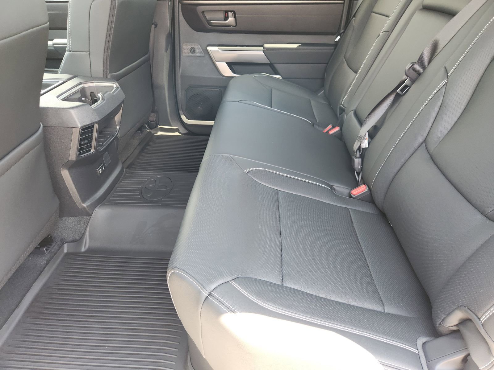 New 2026 Toyota Tundra SR5 w/ TRD Off-Road Premium Package AWD/4WD image 30