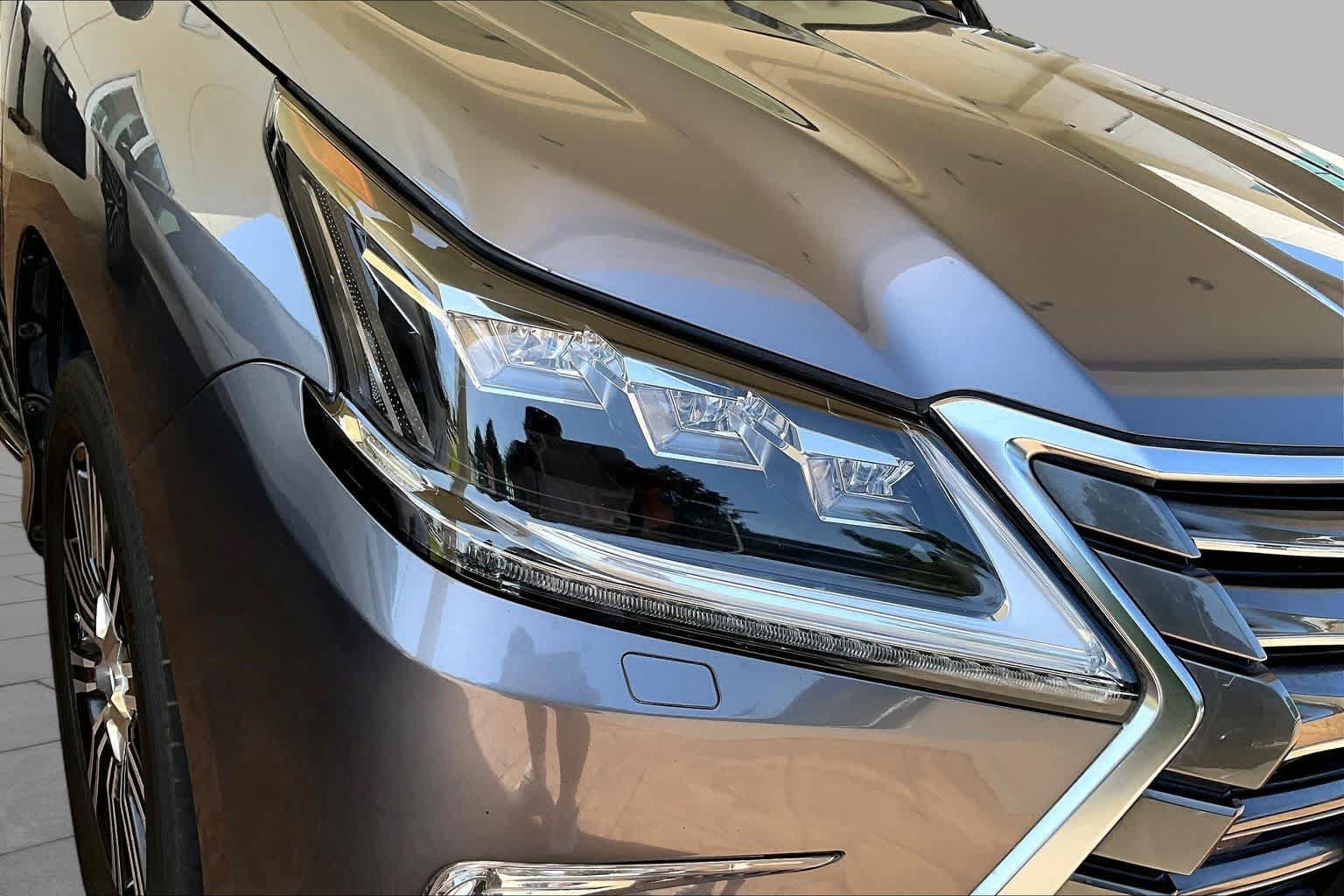 Used 2019 Lexus LX 570 4WD w/ Luxury Package image 25