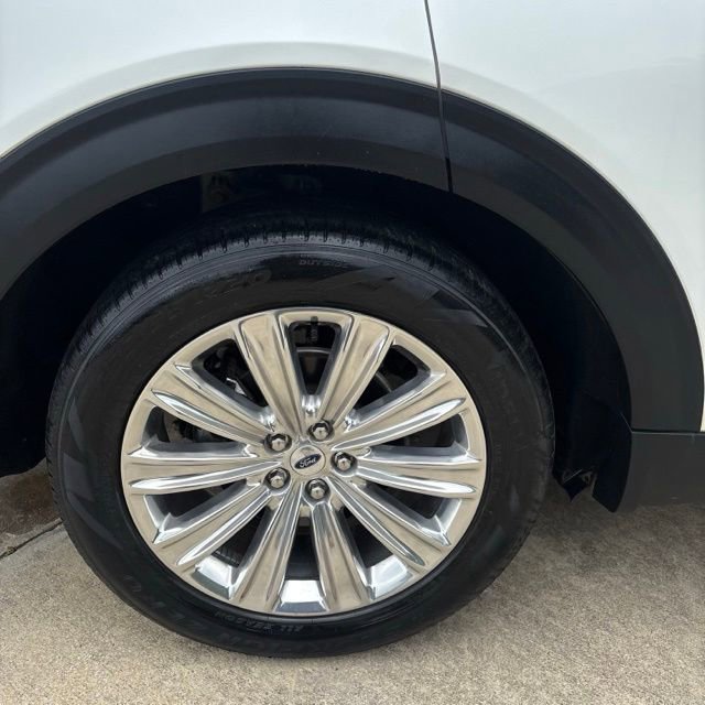 Used 2023 Ford Explorer Limited w/ Limited Technology Package RWD image 12