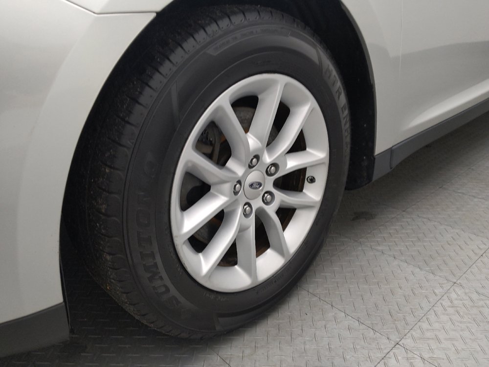 Used 2014 Ford Taurus SE FWD image 31
