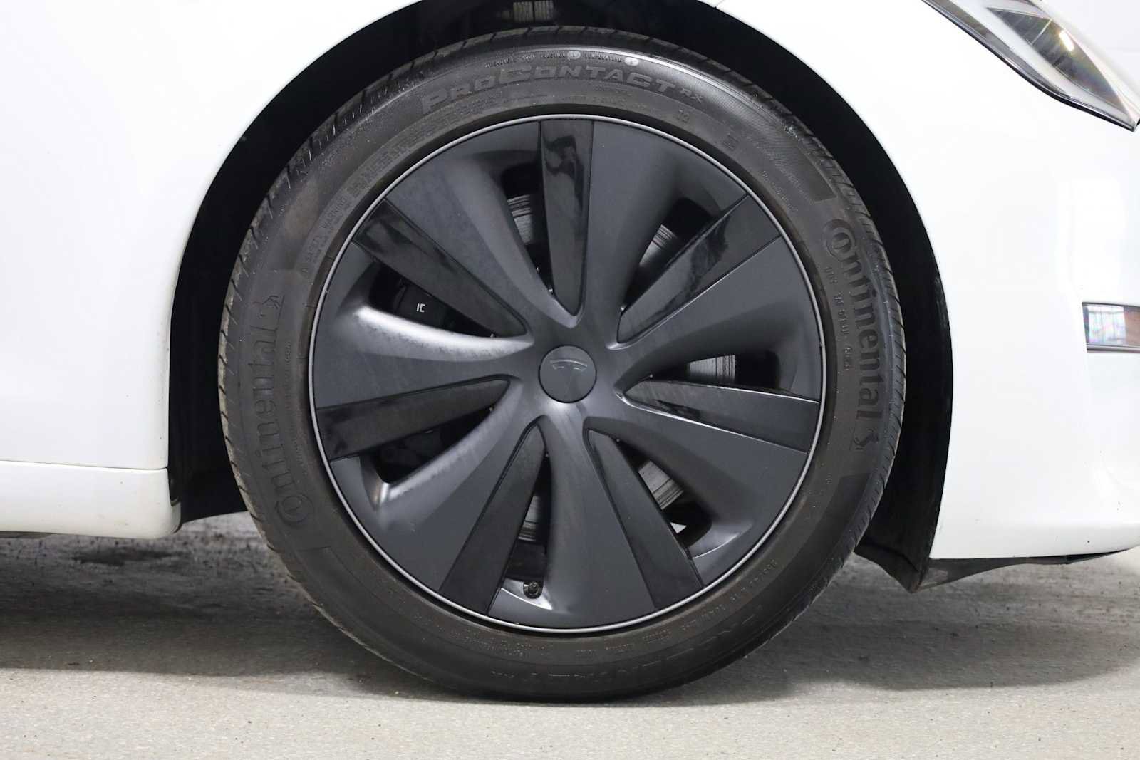 Used 2023 Tesla Model S image 12