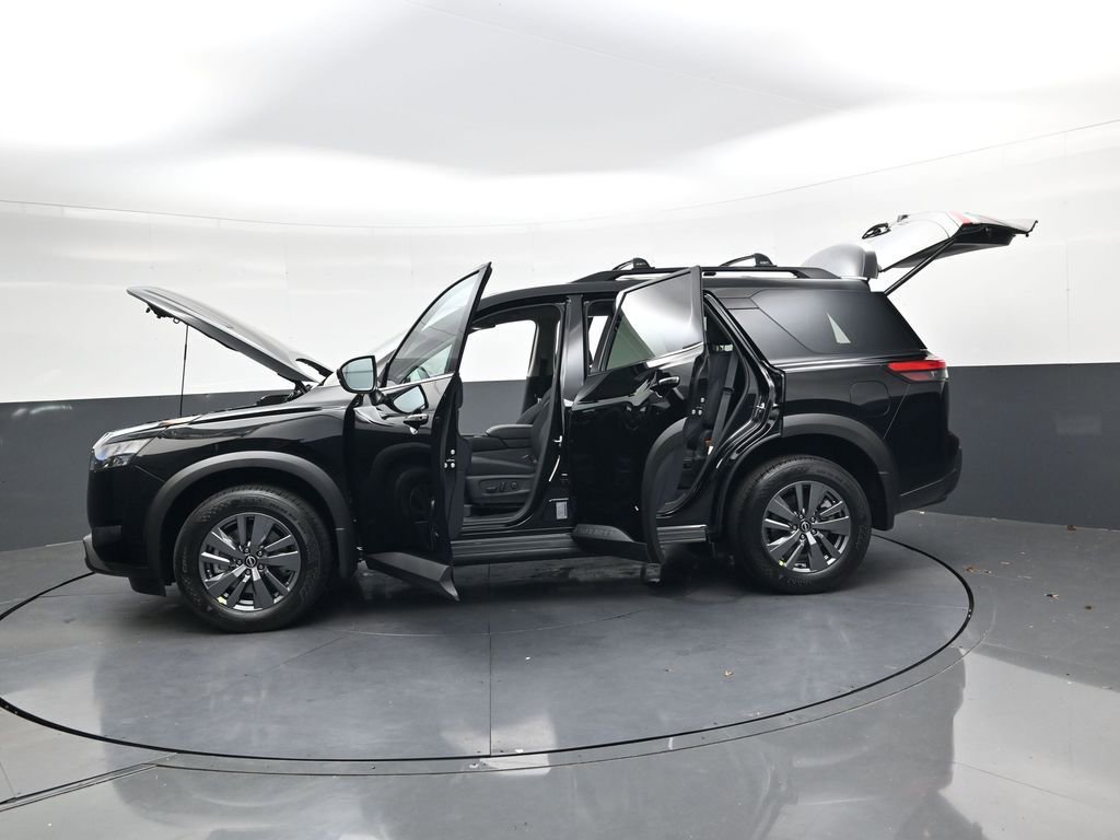 Used 2025 Nissan Pathfinder SV image 37