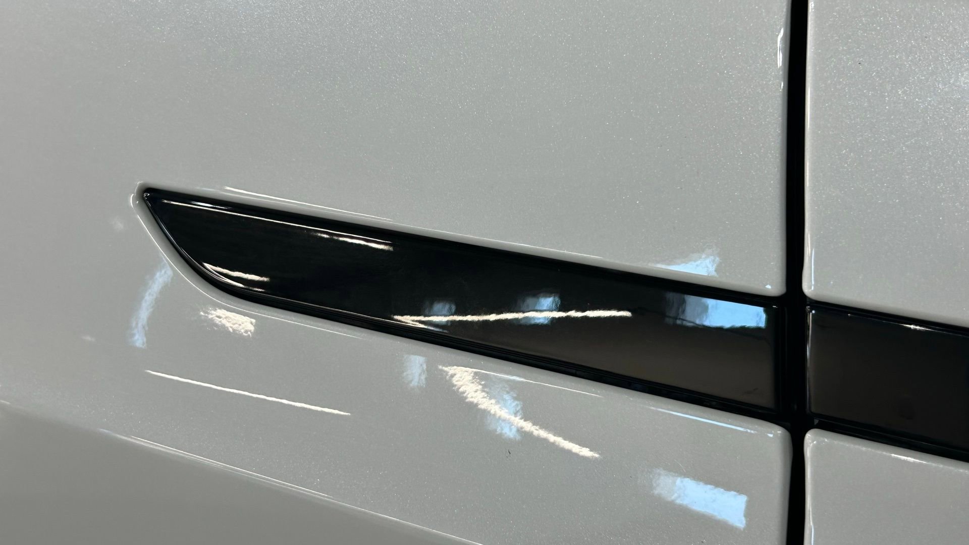 Used 2023 Tesla Model X Plaid image 17