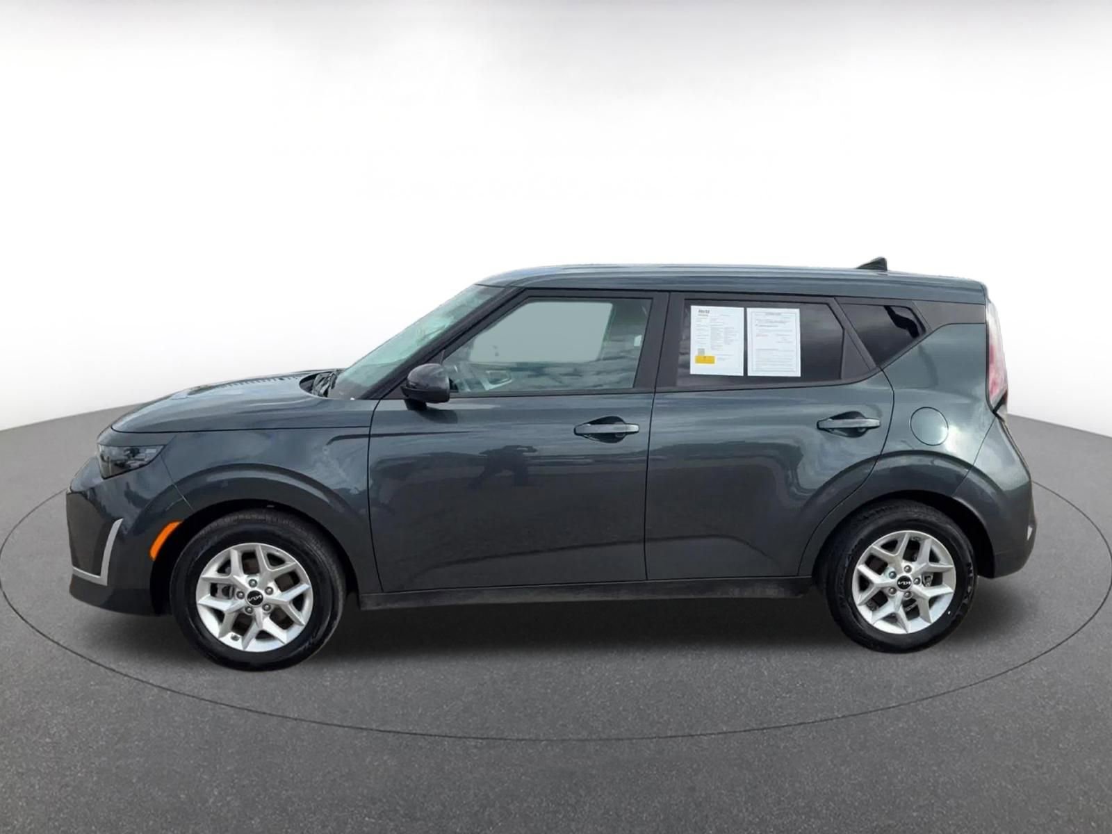 Used 2025 Kia Soul LX w/ LX Technology Package image 7