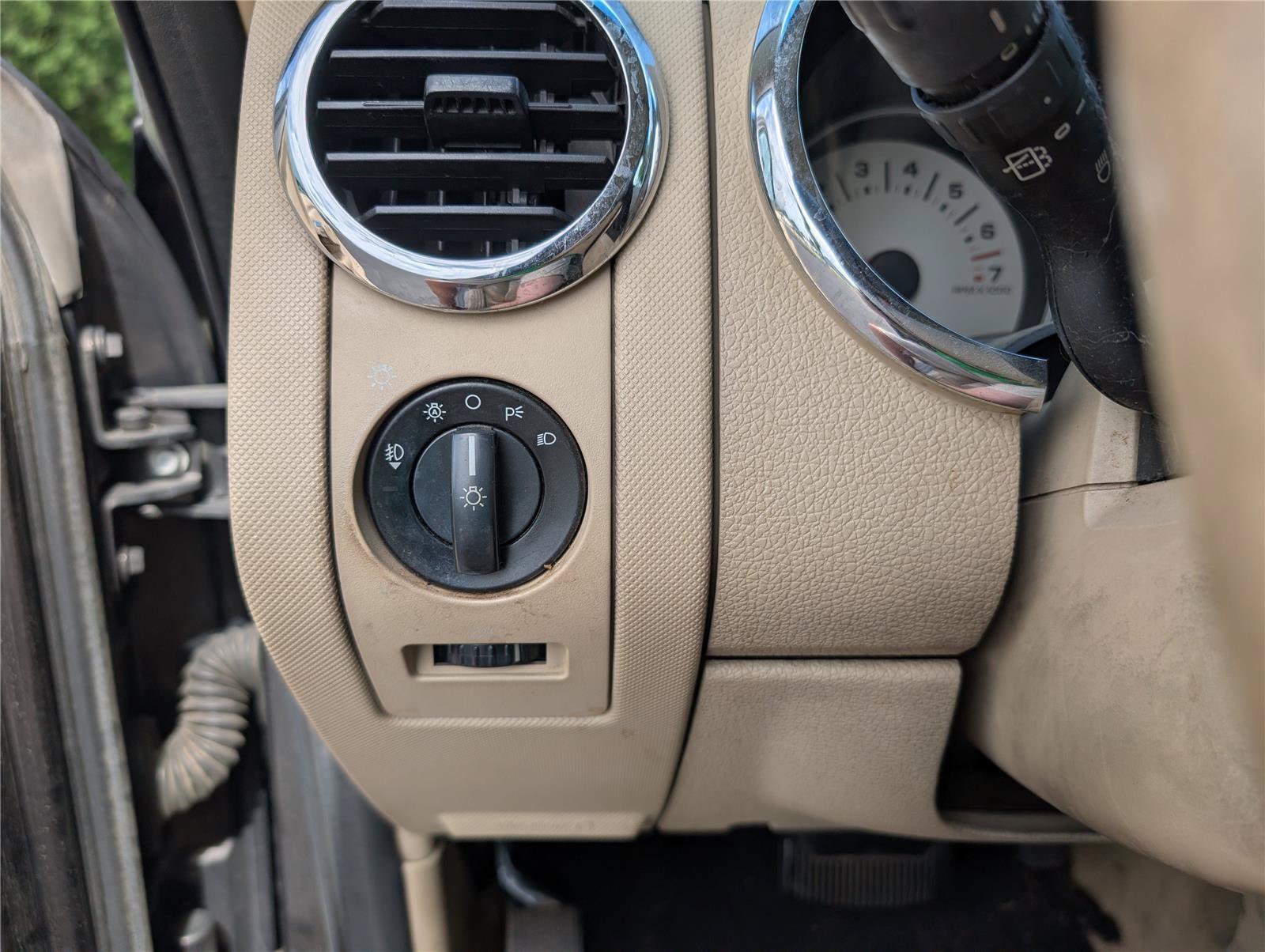 Used 2006 Ford Explorer Eddie Bauer RWD image 24