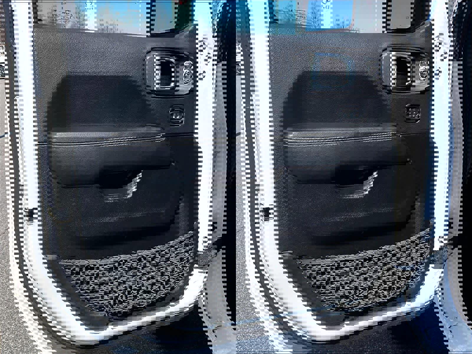 Used 2023 Jeep Gladiator Overland image 9