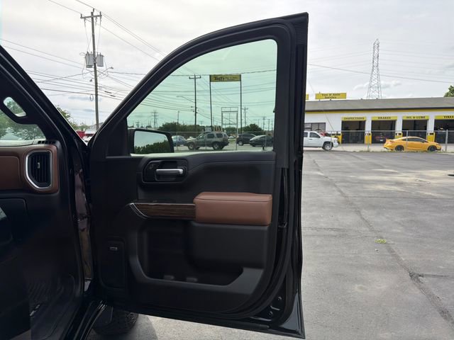 Used 2019 Chevrolet Silverado 1500 High Country w/ Technology Package AWD/4WD image 25