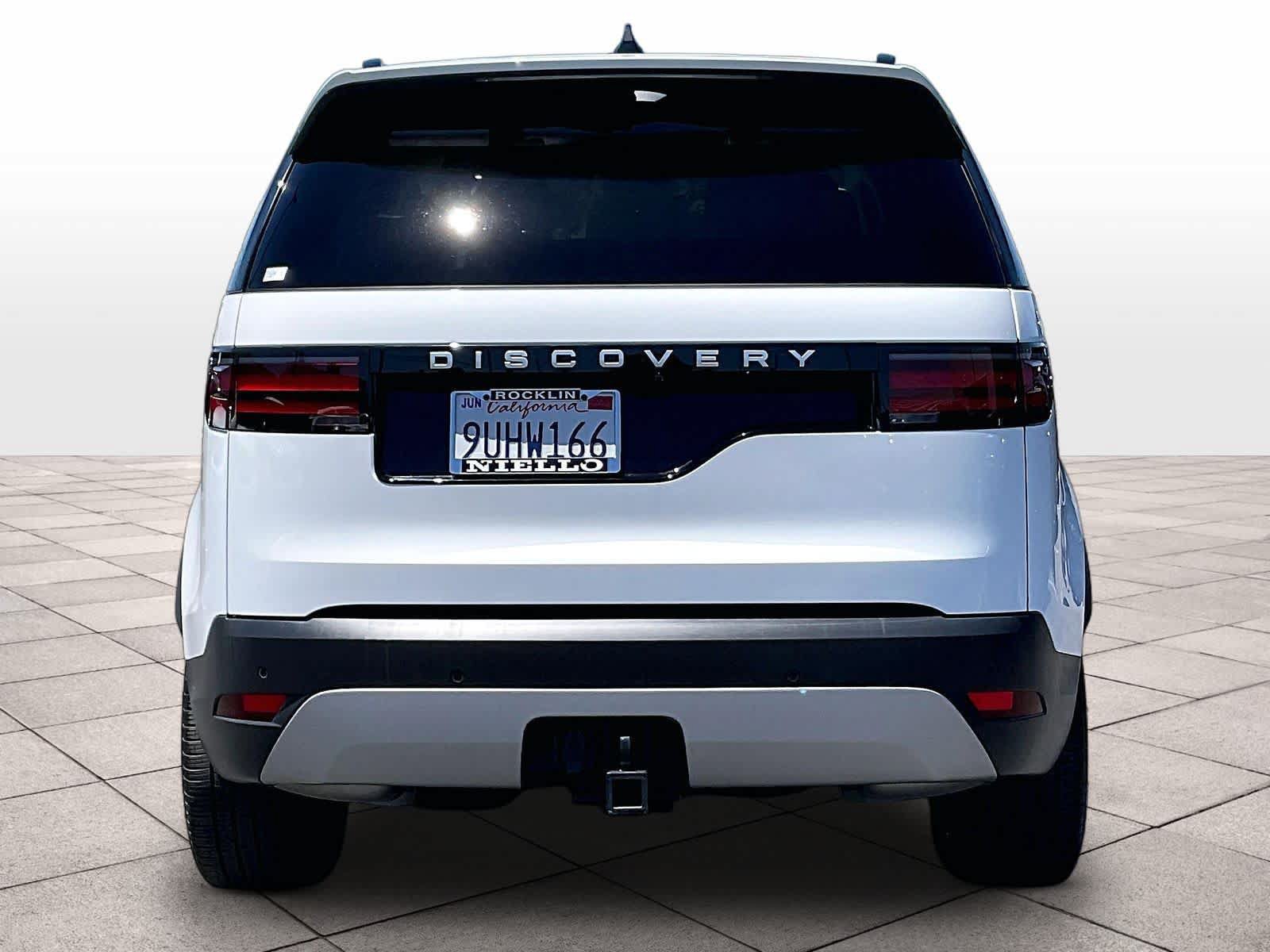 Used 2025 Land Rover Discovery S AWD/4WD image 7