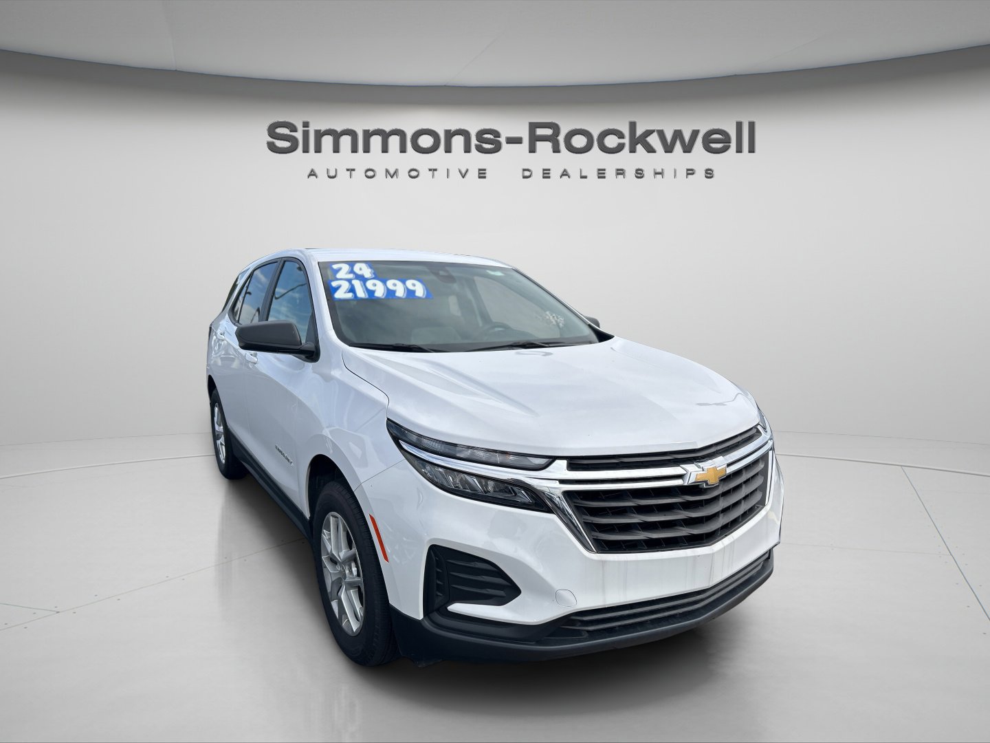 Used 2024 Chevrolet Equinox LS w/ LS Convenience Package image 4