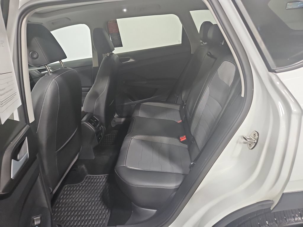 Used 2025 Volkswagen Taos SE FWD image 26