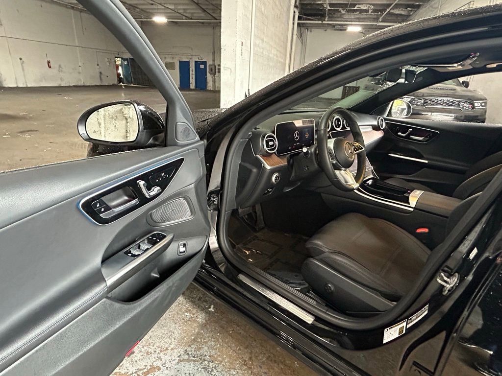 Used 2025 Mercedes-Benz C 300 4MATIC Sedan image 15