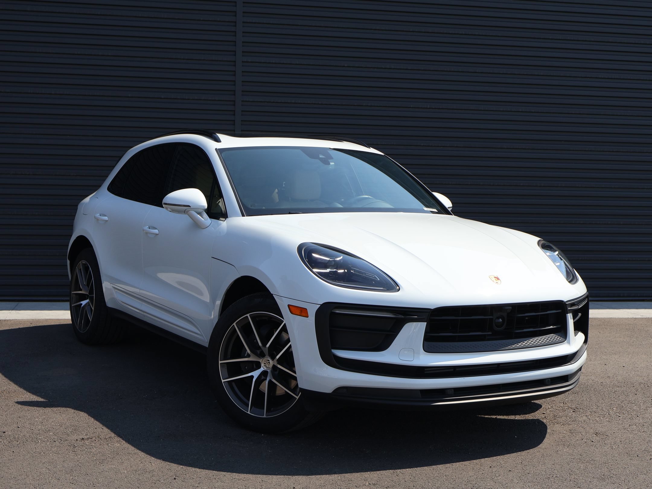 Certified 2026 Porsche Macan AWD/4WD image 37