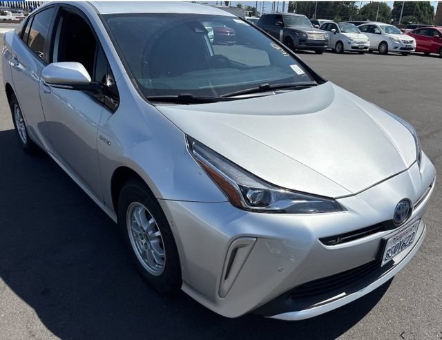 Used 2020 Toyota Prius LE w/ Carpet Mat Package FWD image 1