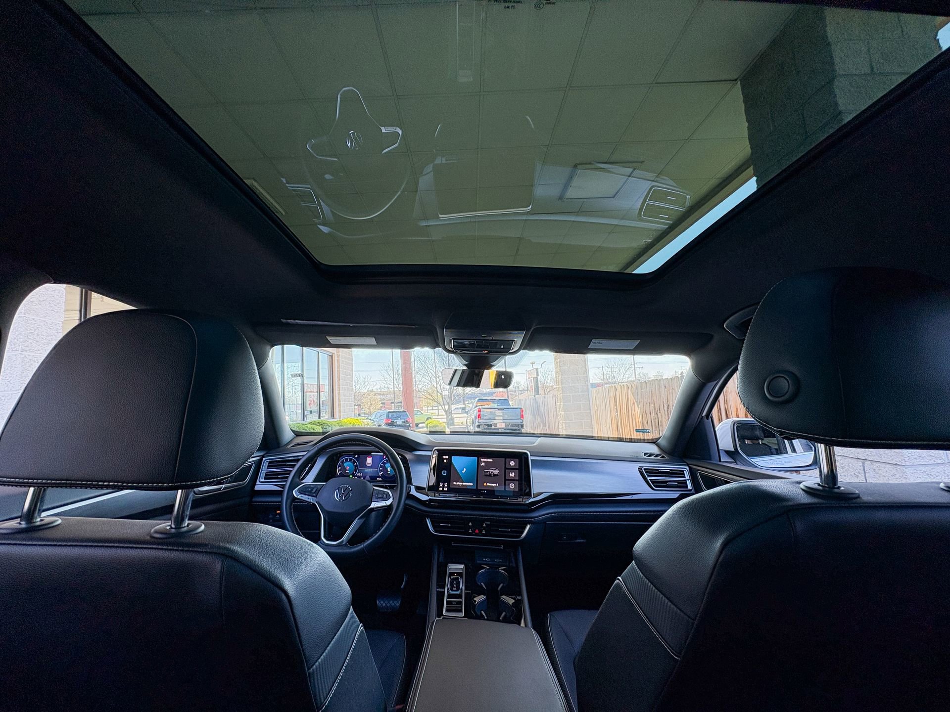 Used 2025 Volkswagen Atlas Cross Sport SE w/ Panoramic Sunroof Package image 25