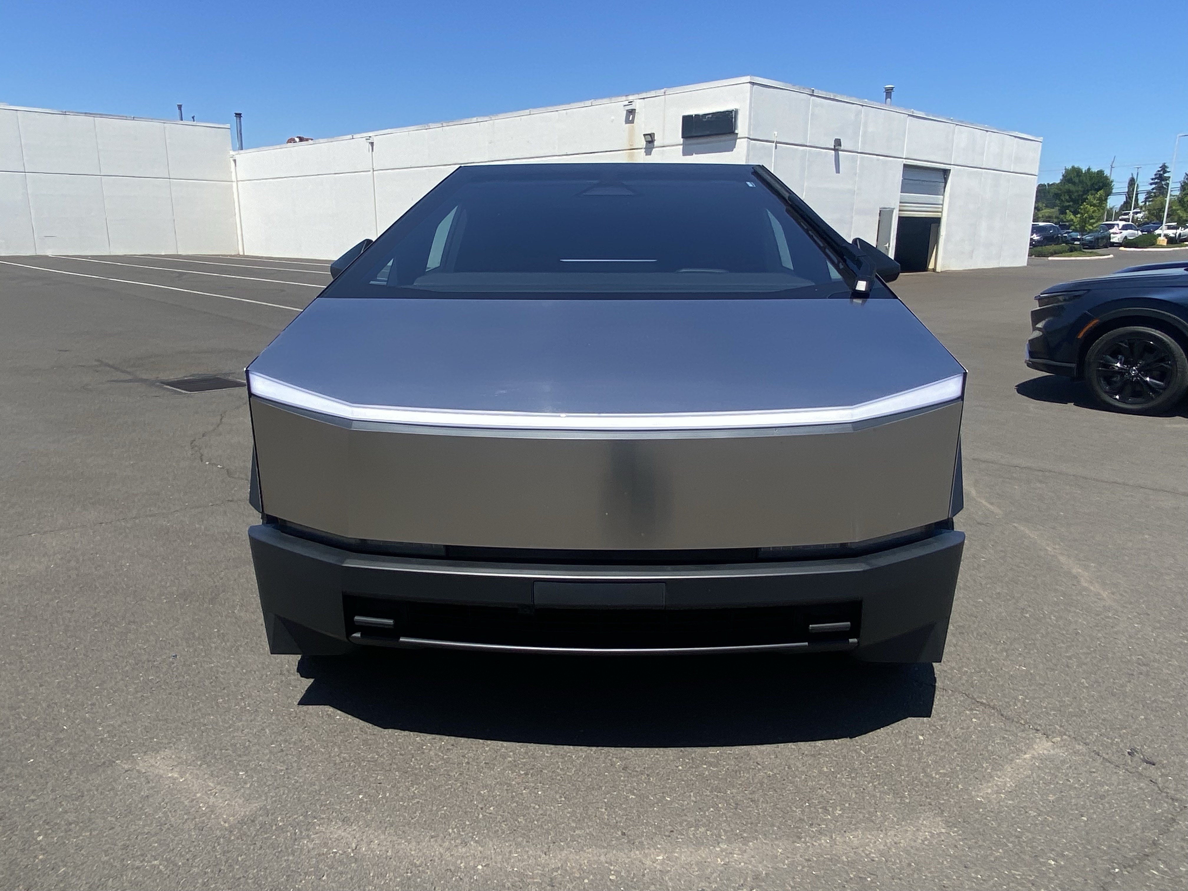 Used 2024 Tesla Cybertruck AWD Crew Cab image 8