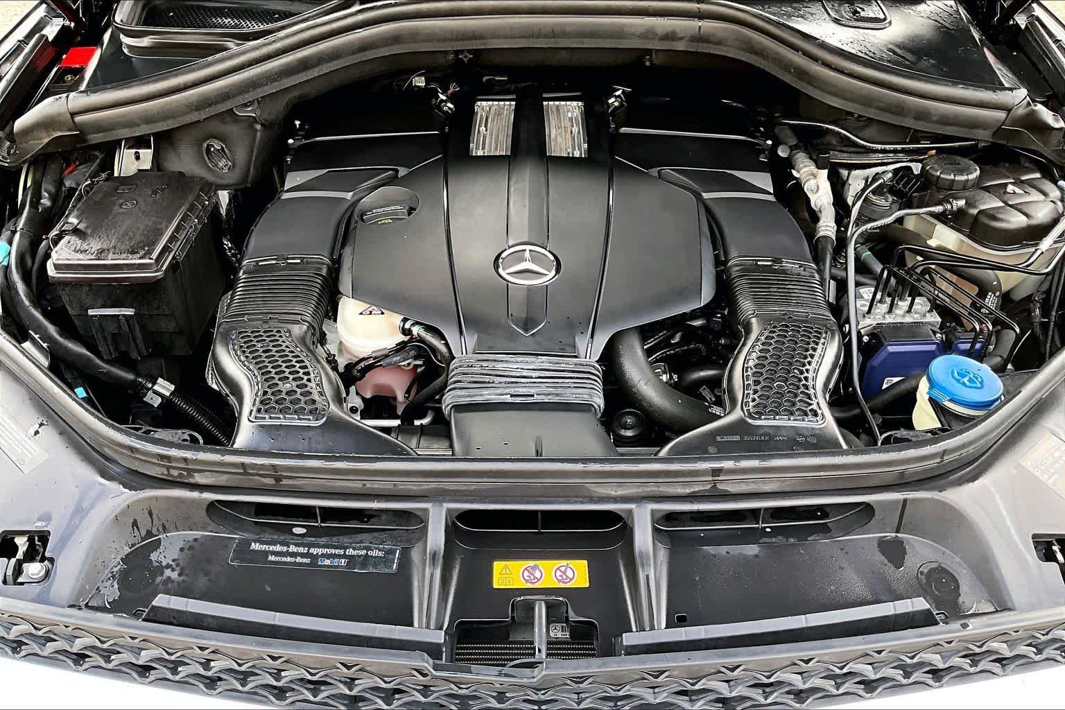 Used 2016 Mercedes-Benz GL 450 4MATIC image 32