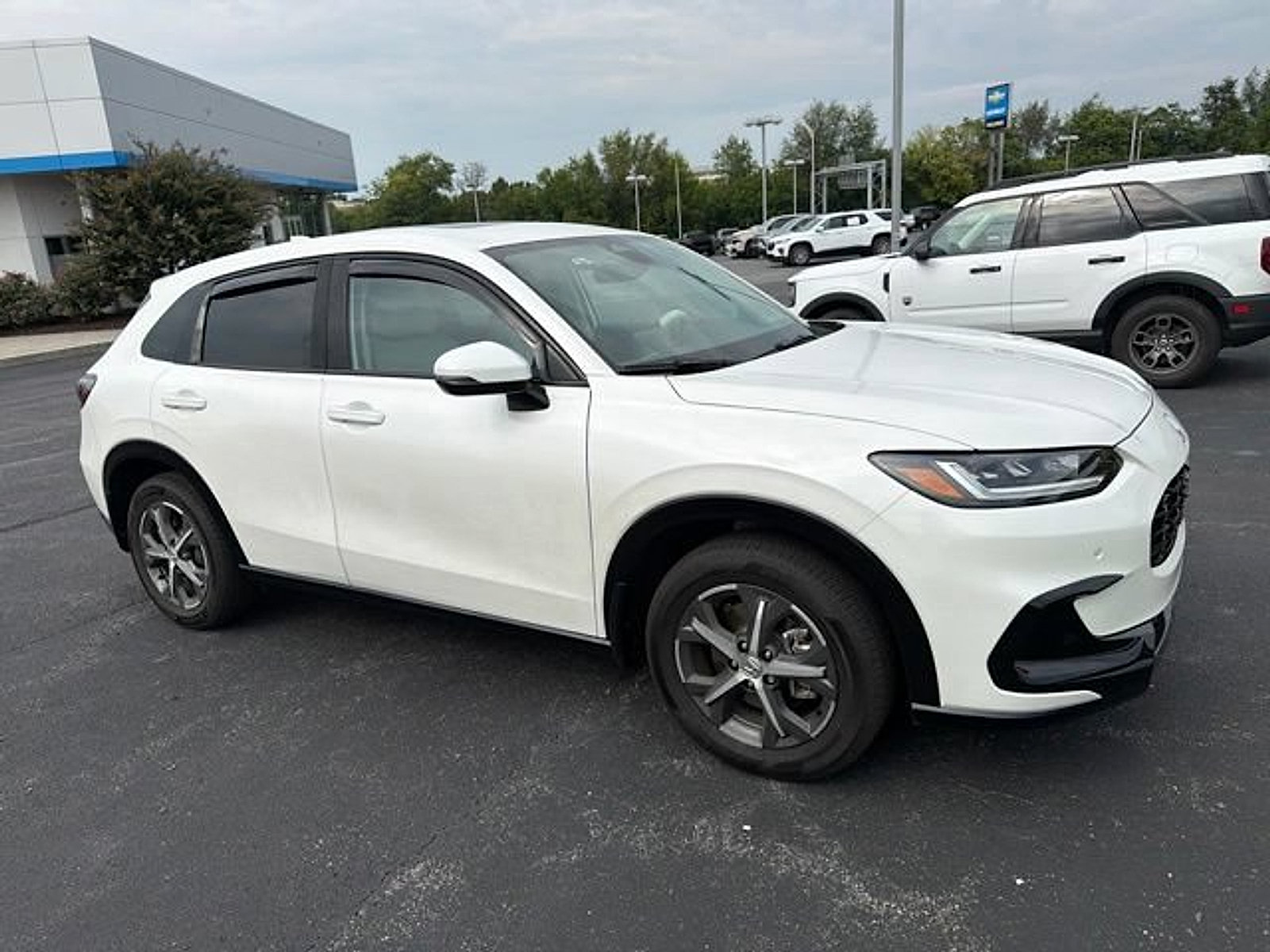 Used 2024 Honda HR-V EX-L image 4