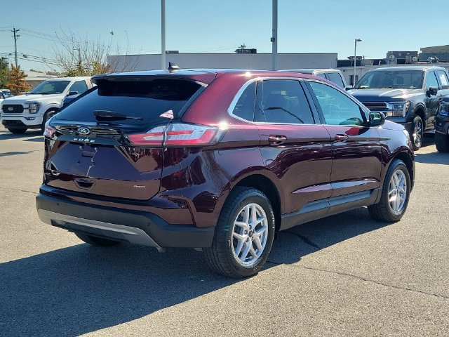 Certified 2023 Ford Edge SEL w/ Convenience Package AWD/4WD image 5