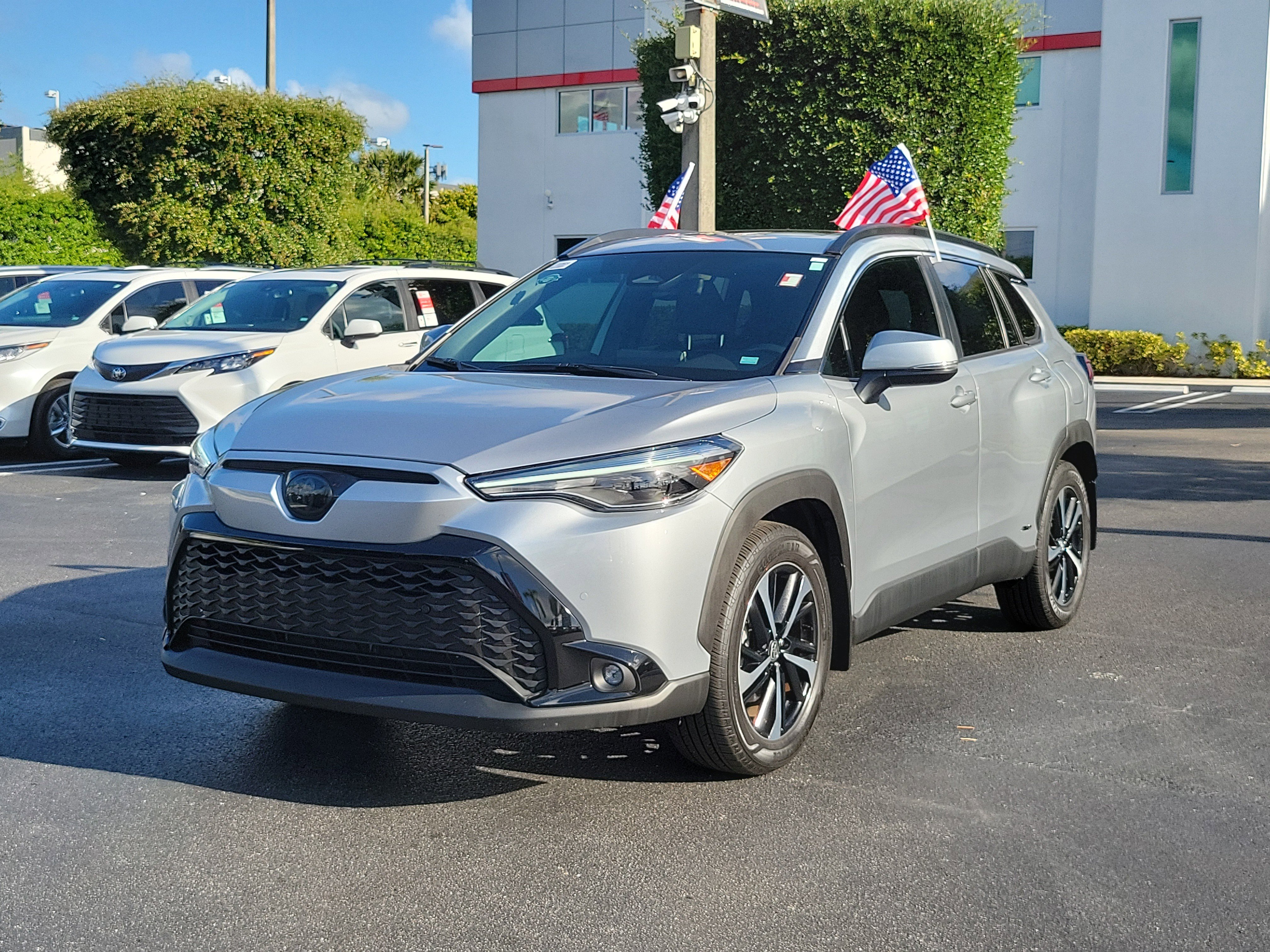 Used 2024 Toyota Corolla Cross AWD Hybrid w/ Convenience Package image 5