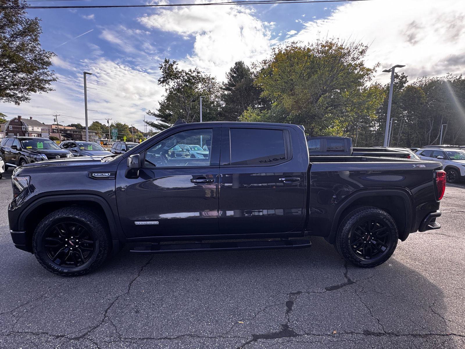 Certified 2023 GMC Sierra 1500 Elevation w/ Elevation Premium Package AWD/4WD image 2