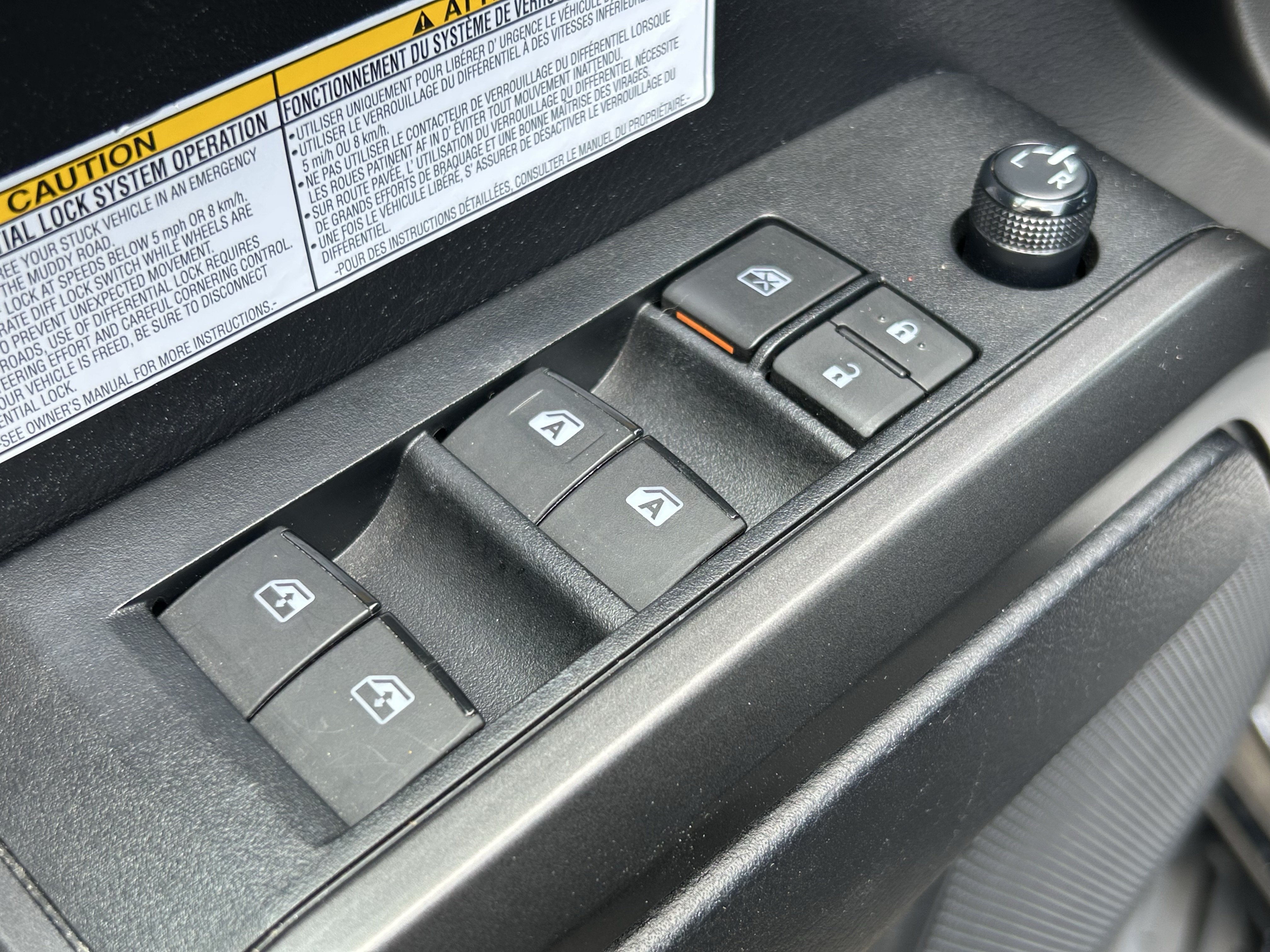 Certified 2020 Toyota Tacoma TRD Off-Road AWD/4WD image 17