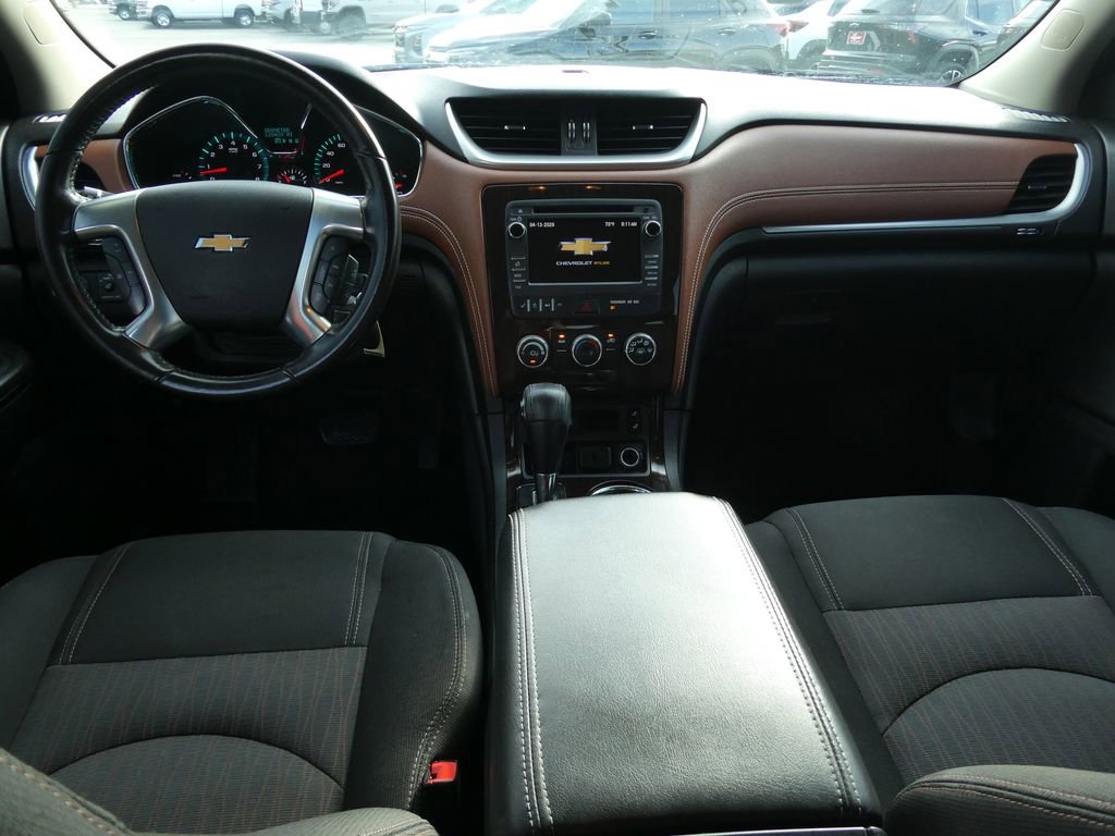Used 2017 Chevrolet Traverse LT w/ Style and Technology Package FWD image 21
