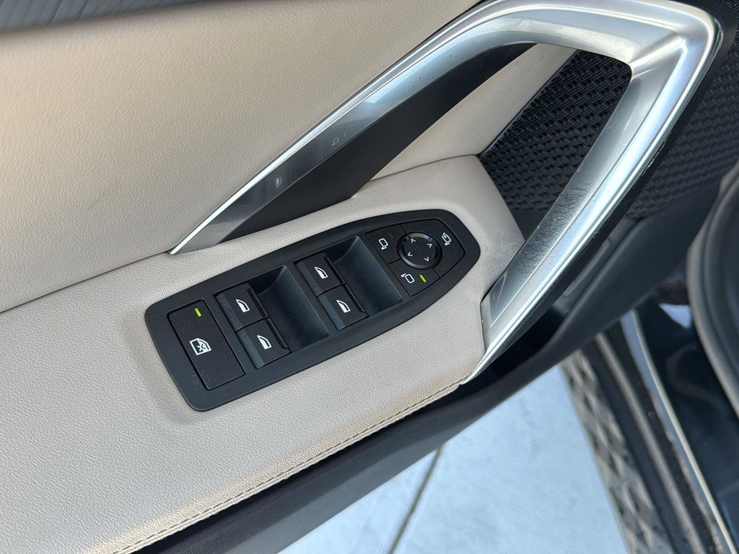 Used 2025 BMW X2 xDrive28i w/ Premium Package image 28