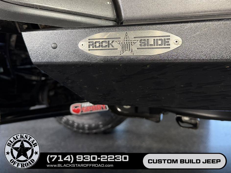 Used 2025 Jeep Wrangler Unlimited Rubicon AWD/4WD image 9