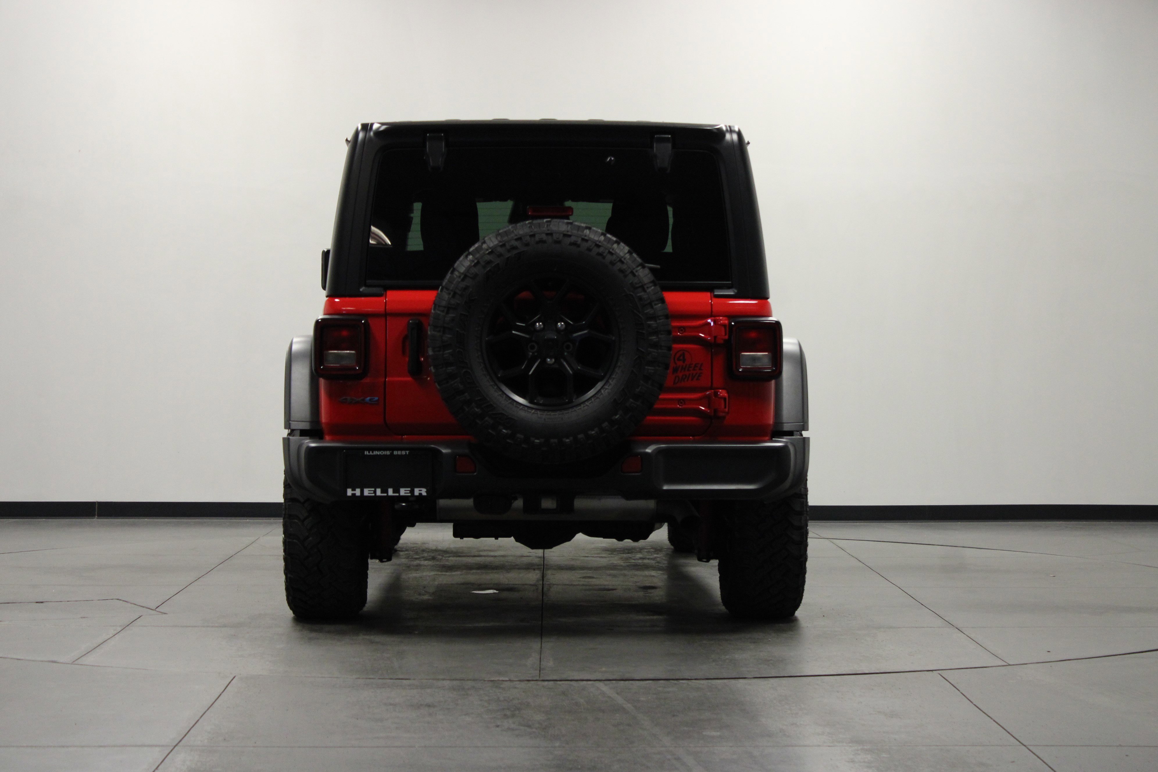 Used 2025 Jeep Wrangler Willys AWD/4WD image 5